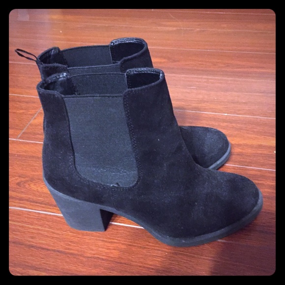 Black Chelsea Boots