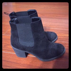 Black Chelsea Boots