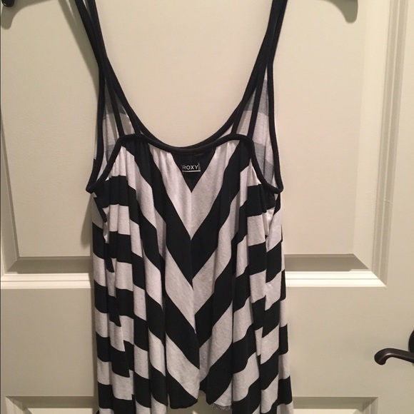 Roxy flowy navy tank with gold embellishments - Picture 3 of 4