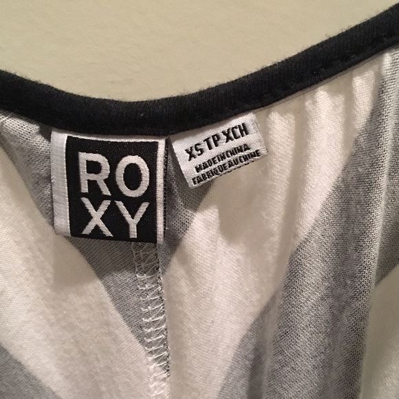 Roxy flowy navy tank with gold embellishments - Picture 4 of 4