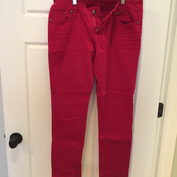 Red jeans jr SZ 9/10. Vibrant skinny jeans