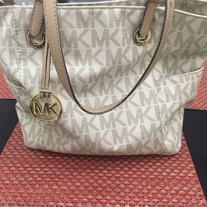 Michael Kors Jet Set Vanilla Tote Handbag