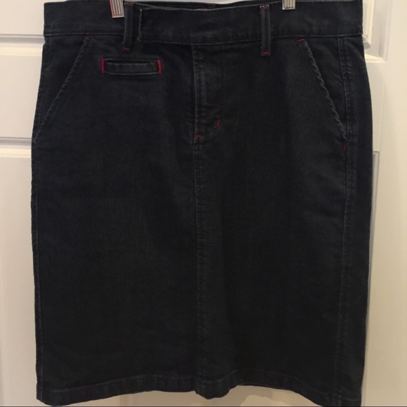 Old navy SZ 8 jean skirt dark rinse