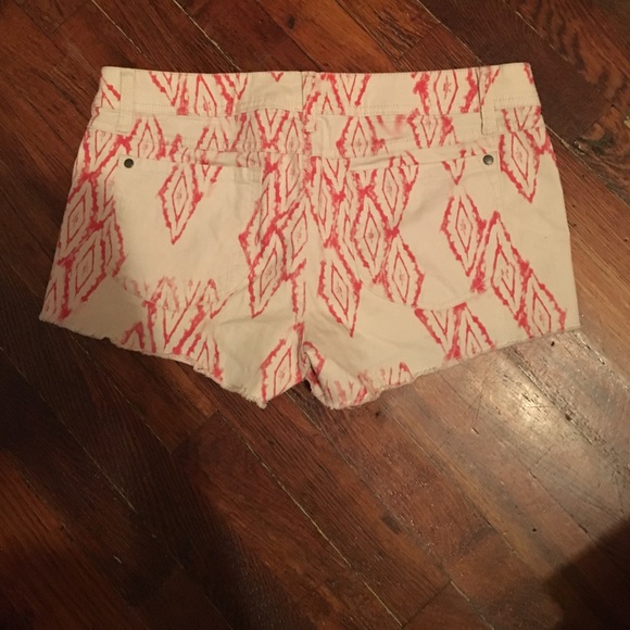 Orange and cream white Tribal print shorts - Picture 2 of 2