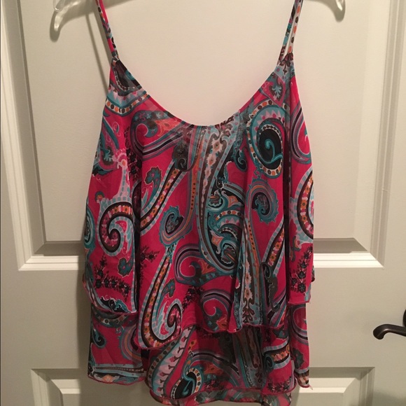 Francesca's pink paisley top with crisscross back - Picture 1 of 2