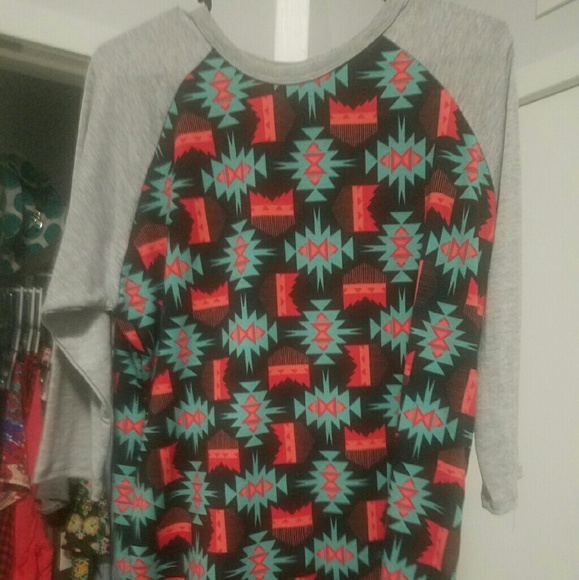 LuLaRoe Tops - Randy T