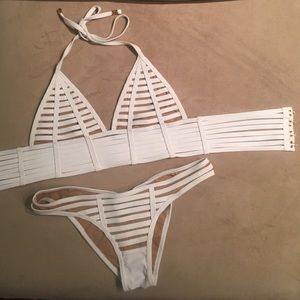 NWOT Beach Bunny Hard Swimsuit