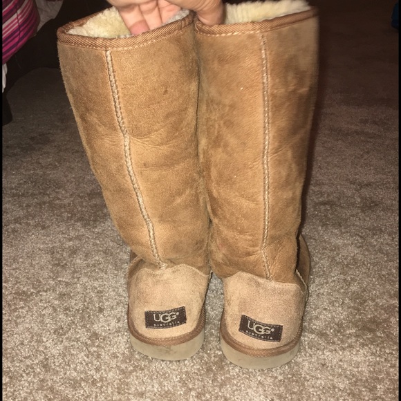 ACCEPTING DECENT OFFERS on my Beat up pair of UGGS