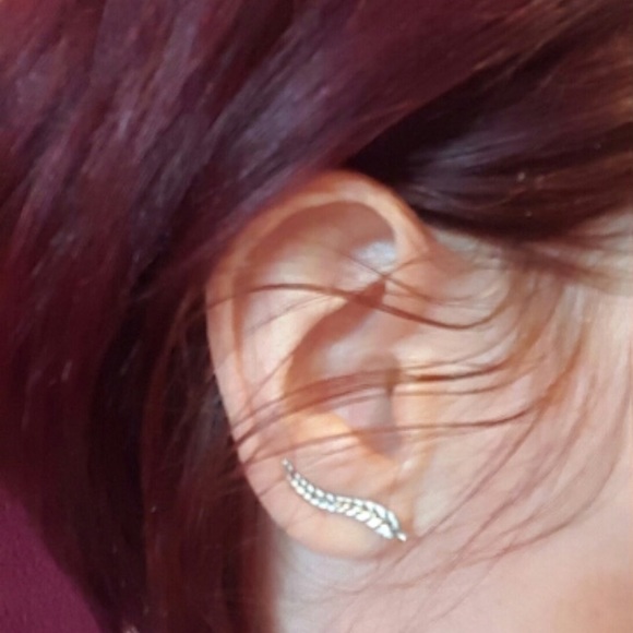 🌟LAST PAIR🌟💟Gold OR Silver Leaf Earrings💟 - Picture 3 of 4