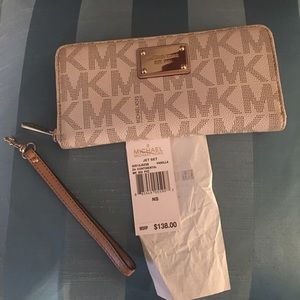 Michael Kors Jet Set ZIP Wallet PVC Vanilla