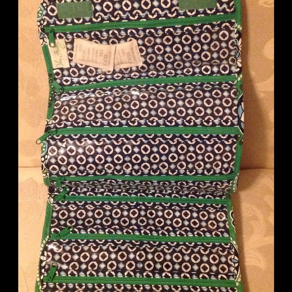 ❌SOLD ❌. Vera Bradley - Picture 2 of 4