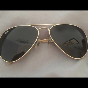Barely worn Authentic Ray Ban Aviators
