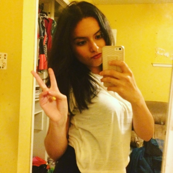 white shirt - Picture 2 of 3