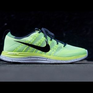 Neon Women's Nike Flynit One