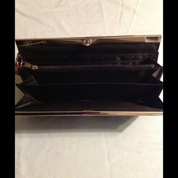 Ladies "G" initial purse - Picture 3 of 4