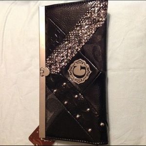 Ladies "G" initial purse