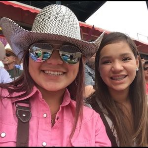 Meet your Posher, Randi