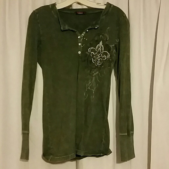 Long sleeve shirt - Picture 1 of 3