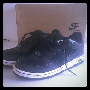 Nike Womens Air Prestige III Size 7