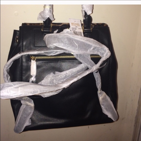 Backpack - Picture 2 of 7