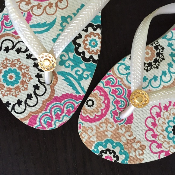 Havaianas Shoes - Havainas Floral  Flip Flop with gold button
