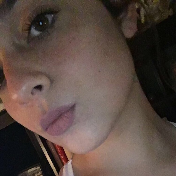 Meet your Posher, Victoria - Picture 1 of 1