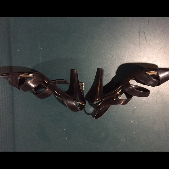 Heels! - Picture 2 of 3