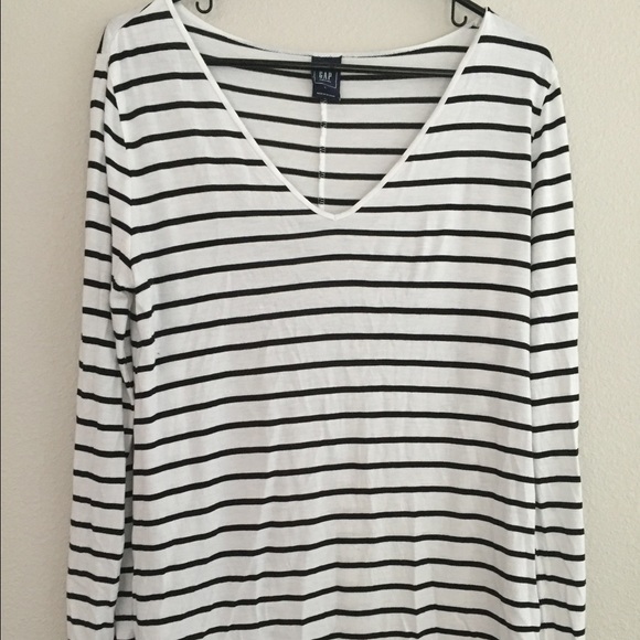 Gap Maternity black & white stripe long sleeve top