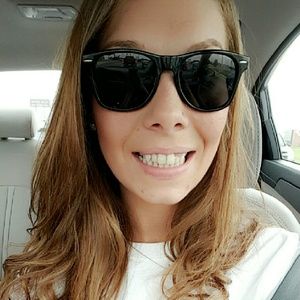 Meet your Posher, Brittany