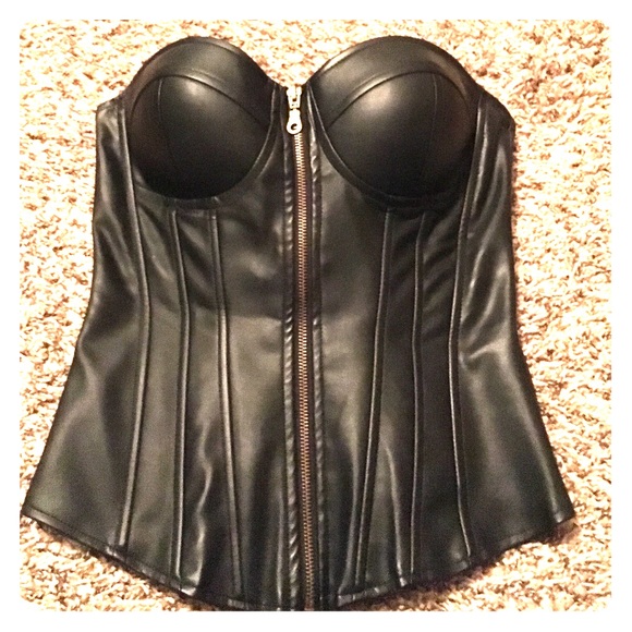 Black zip up corset