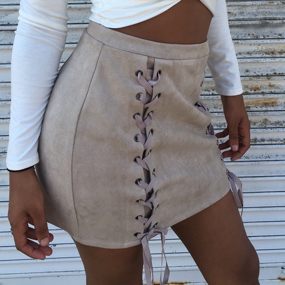 💥1 LEFT 💥Skirt with front lace tie - Picture 2 of 3
