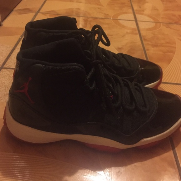 Jordan 11s - Picture 2 of 4