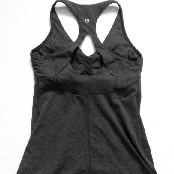 Lululemon Tank 6- cheaper on Ⓜ️