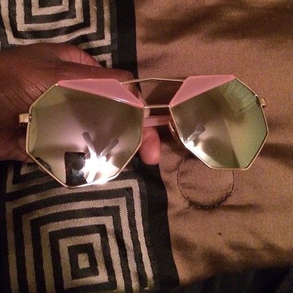 Pink frames 💓 - Picture 2 of 3