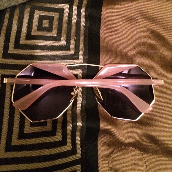 Pink frames 💓 - Picture 3 of 3