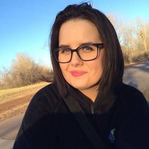 Meet your Posher, Chloe