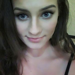 Meet your Posher, Elaney