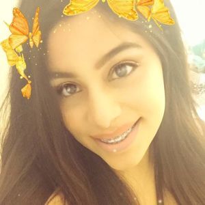 Meet your Posher, Danielle