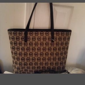 Michael kors tote