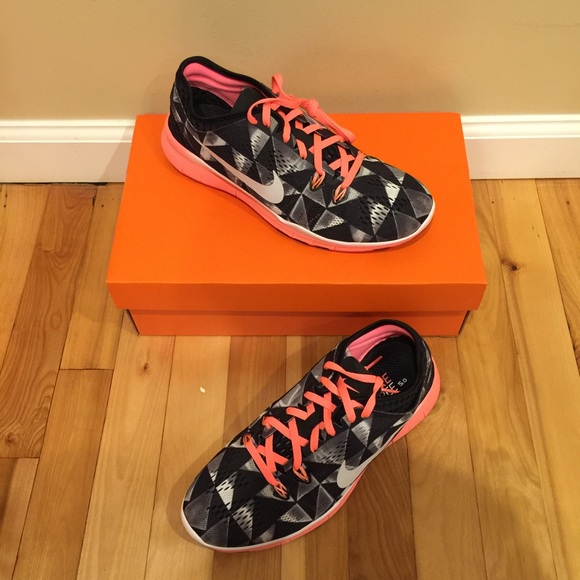 💥NIB💥 NIKE women's Free 5.0 TR Fit 5 Print ~lava - Picture 2 of 4