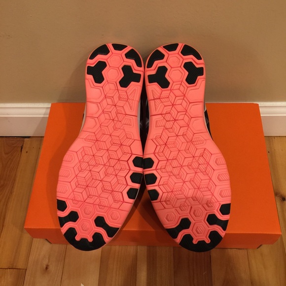 💥NIB💥 NIKE women's Free 5.0 TR Fit 5 Print ~lava - Picture 4 of 4