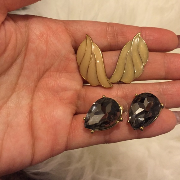Two pairs of earrings