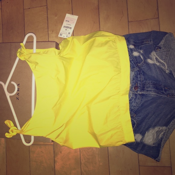Summer yellow top from Zara; Trafaluc collection. - Picture 1 of 4