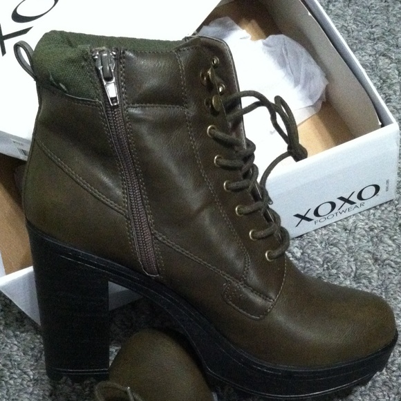 Boots - Picture 4 of 4