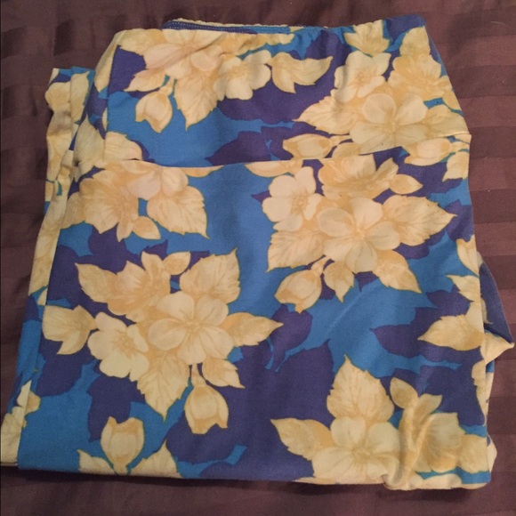 LulaRoe TC Blue & Cream floral leggings