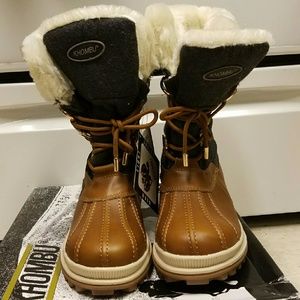 NWT Khombu Snow Boots