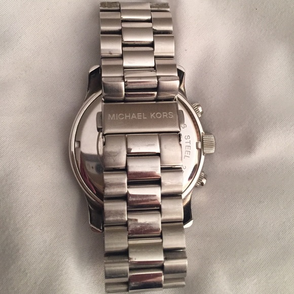 Michael Kors oversized watch - Picture 3 of 4