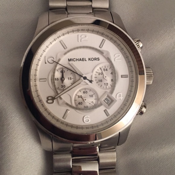 Michael Kors oversized watch - Picture 4 of 4