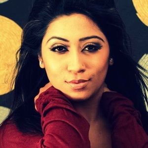 Meet your Posher, Romaisha