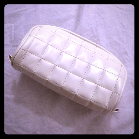 Makeup Bag - Picture 1 of 4